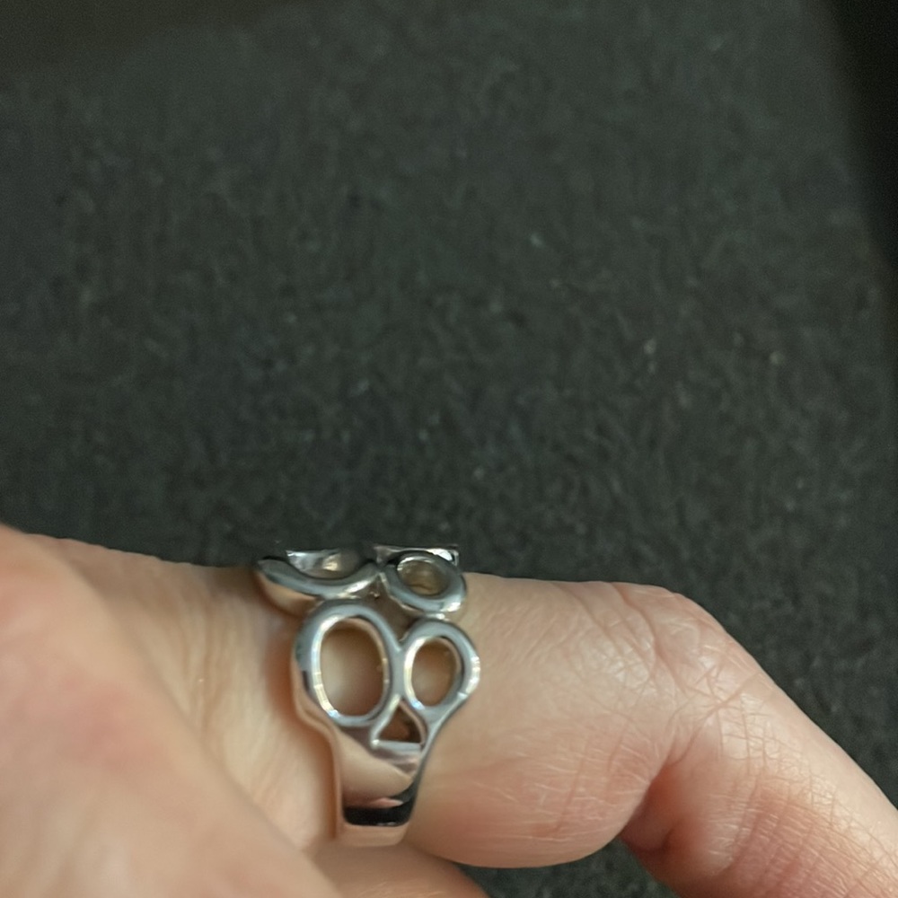 Ring - Picture 2 of 6